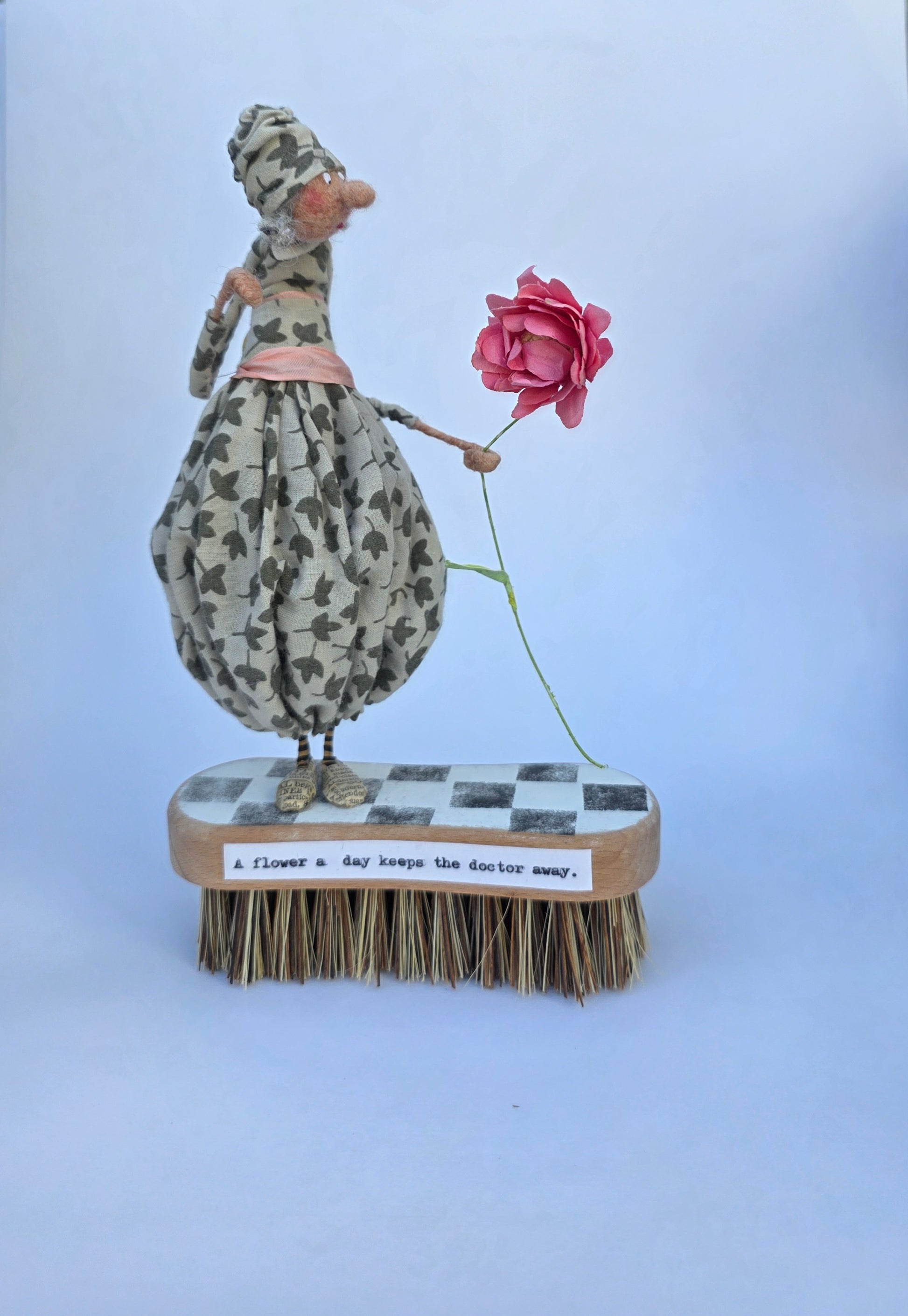 A_flower_a_day sculpture by Kate Toms for Heart Gallery