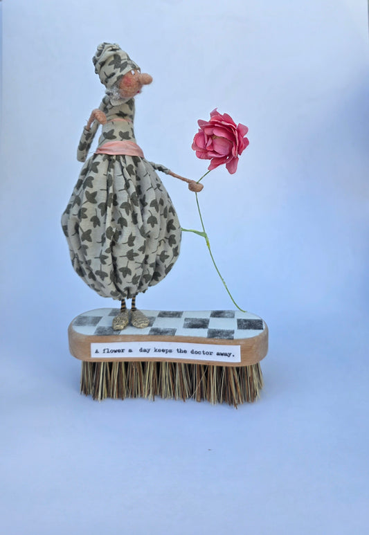 A_flower_a_day sculpture by Kate Toms for Heart Gallery