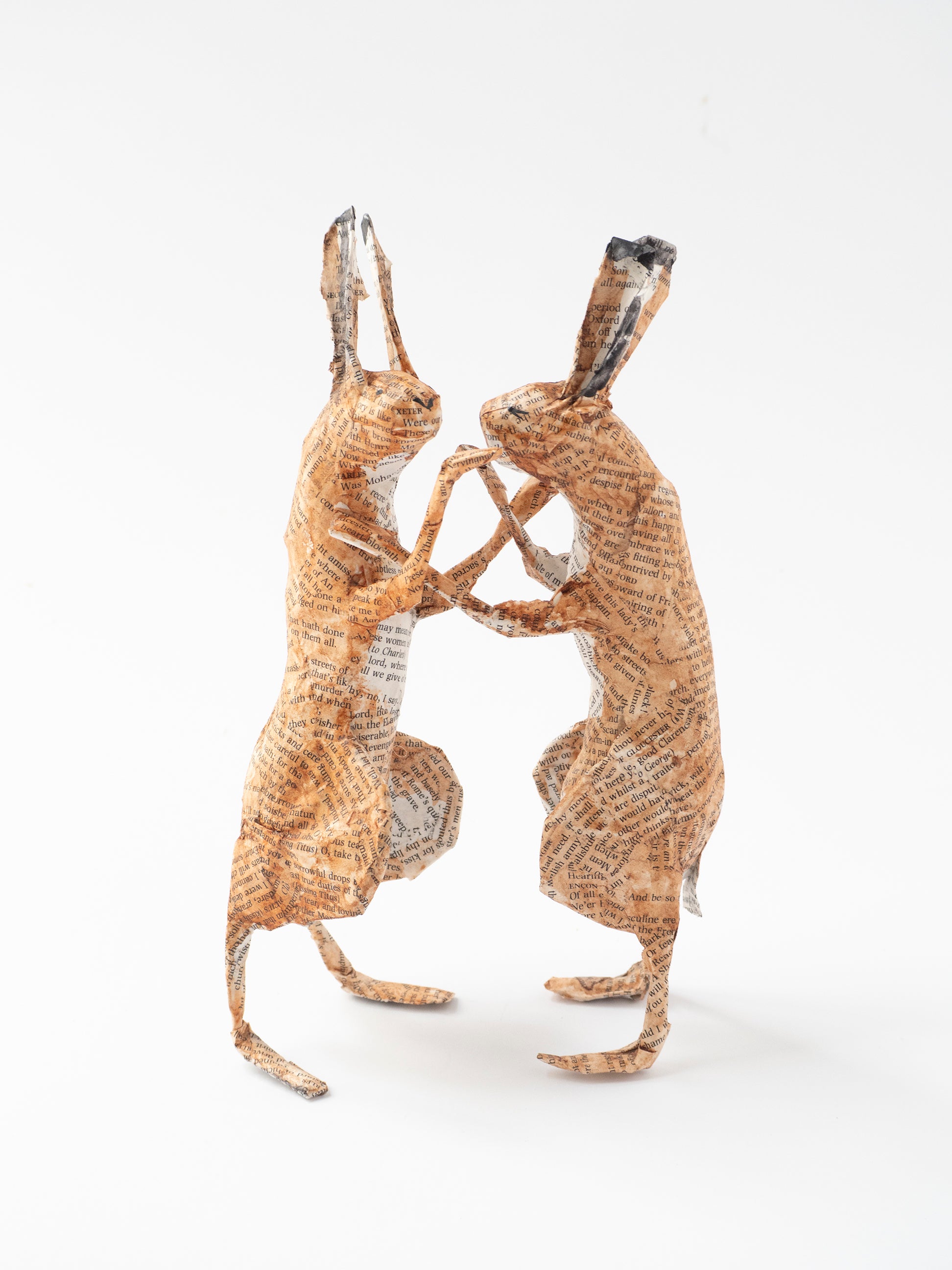 Wild_Waltz_ boxing hare sculpture by Diana Parkhouse